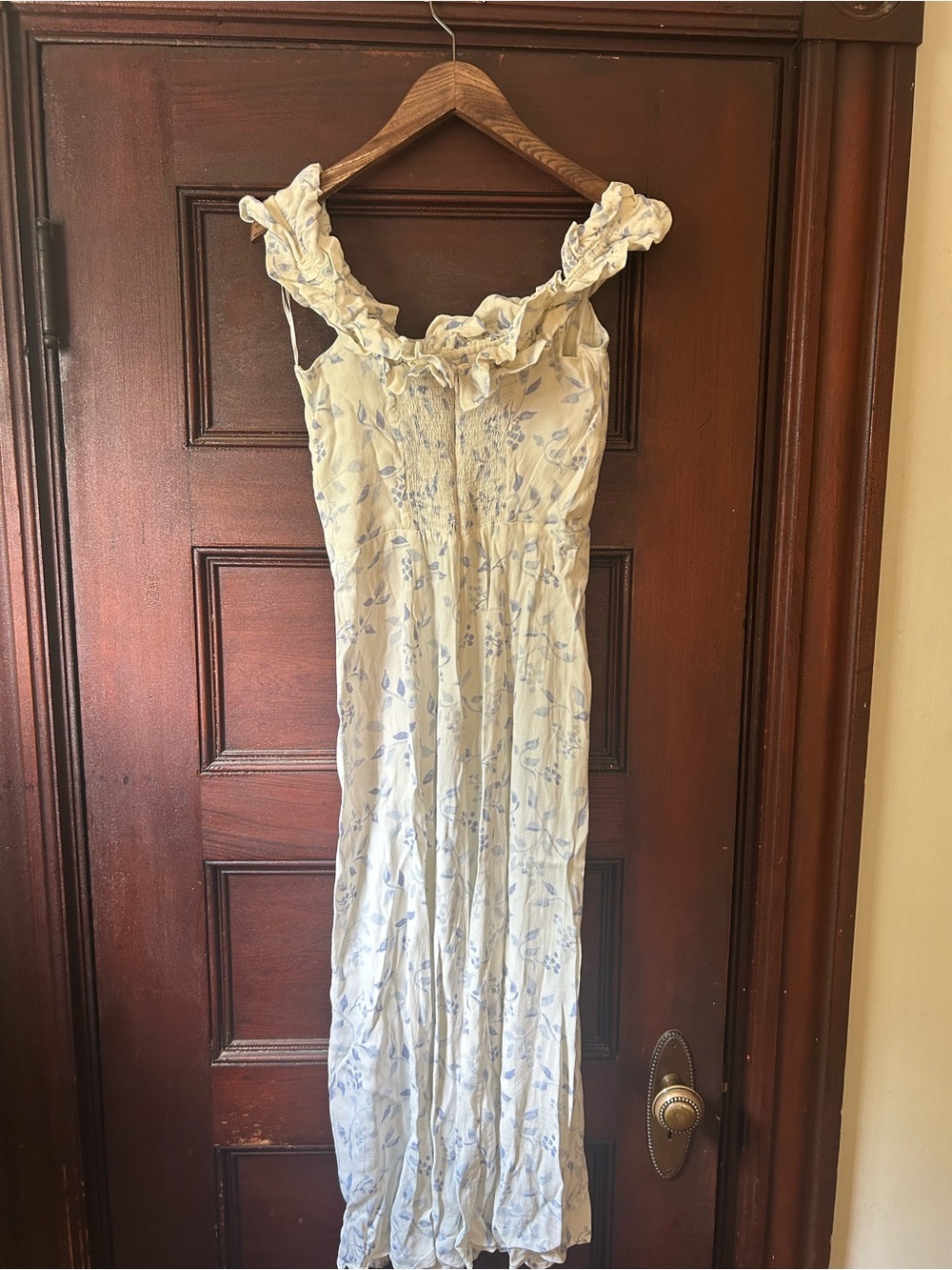 Reformation Izabel Off The Shoulder Ruffle Midi Dress Size 8 Blue & White Floral - Picture 4 of 10